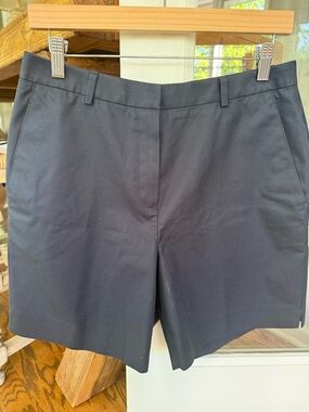 Brooks Brothers Advantage Classic Chino Navy sz 10  Women's Short.  100% cotton